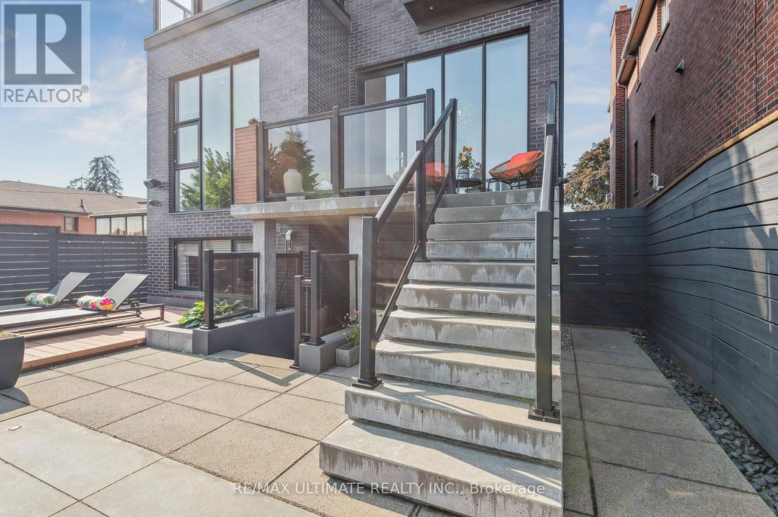 1139 GLENGROVE AVENUE WEST Image 49