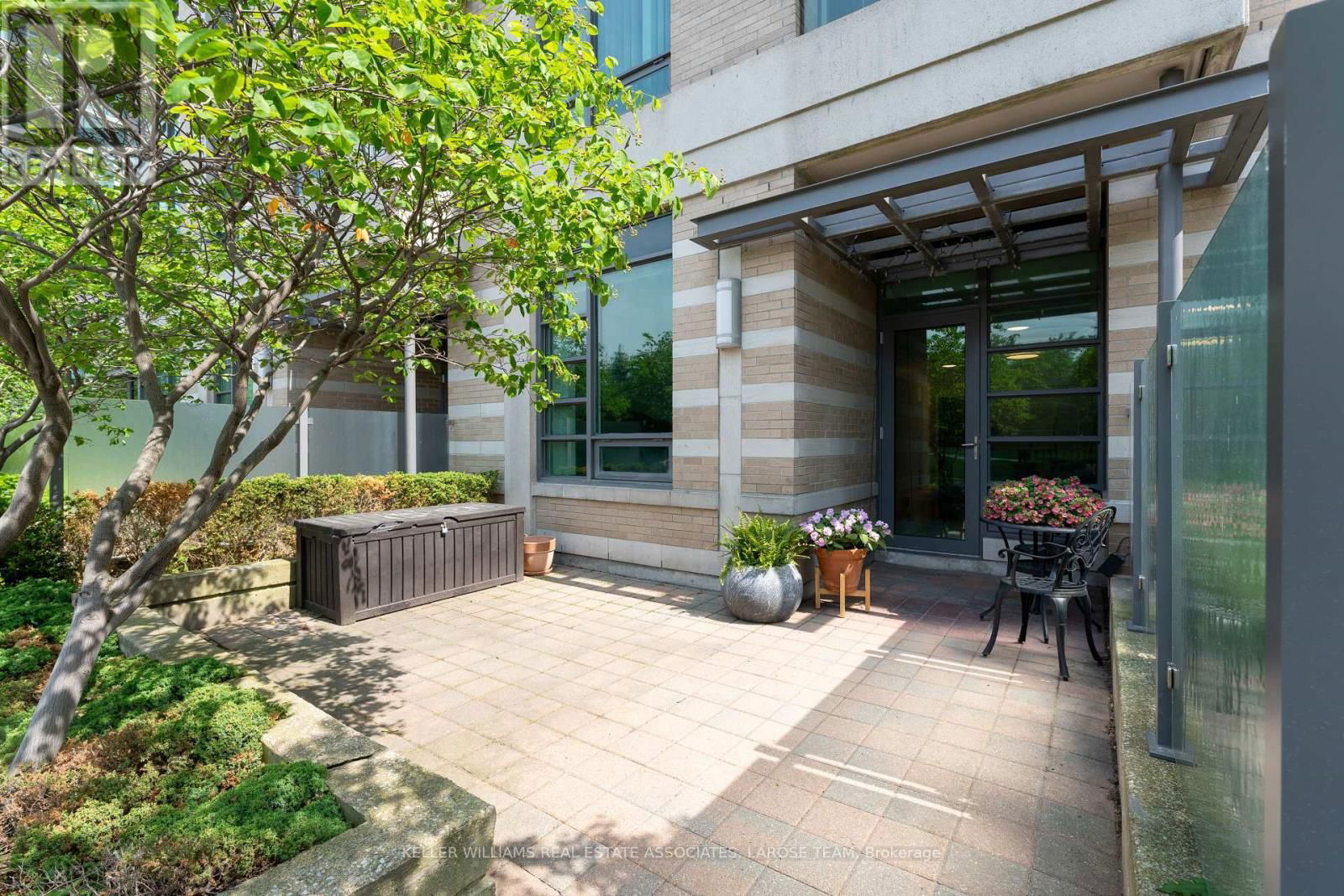 102 - 225 SHERWAY GARDENS ROAD Image 1