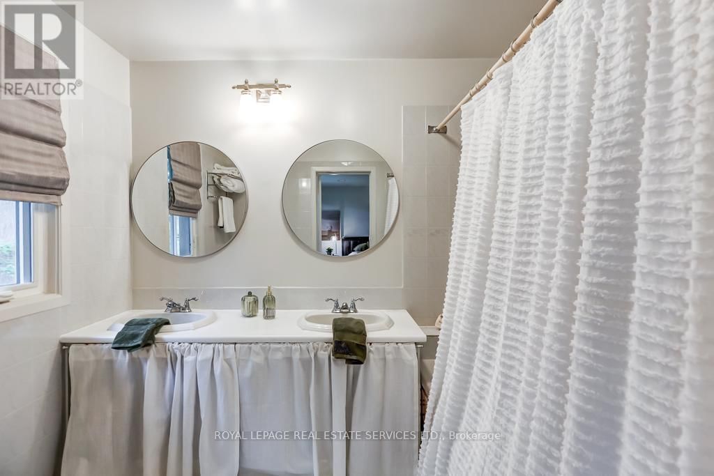 44 ANGLESEY BOULEVARD Image 28