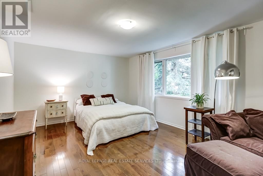 44 ANGLESEY BOULEVARD Image 30