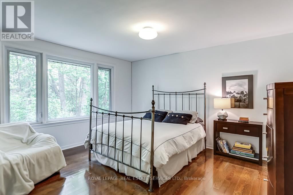 44 ANGLESEY BOULEVARD Image 31