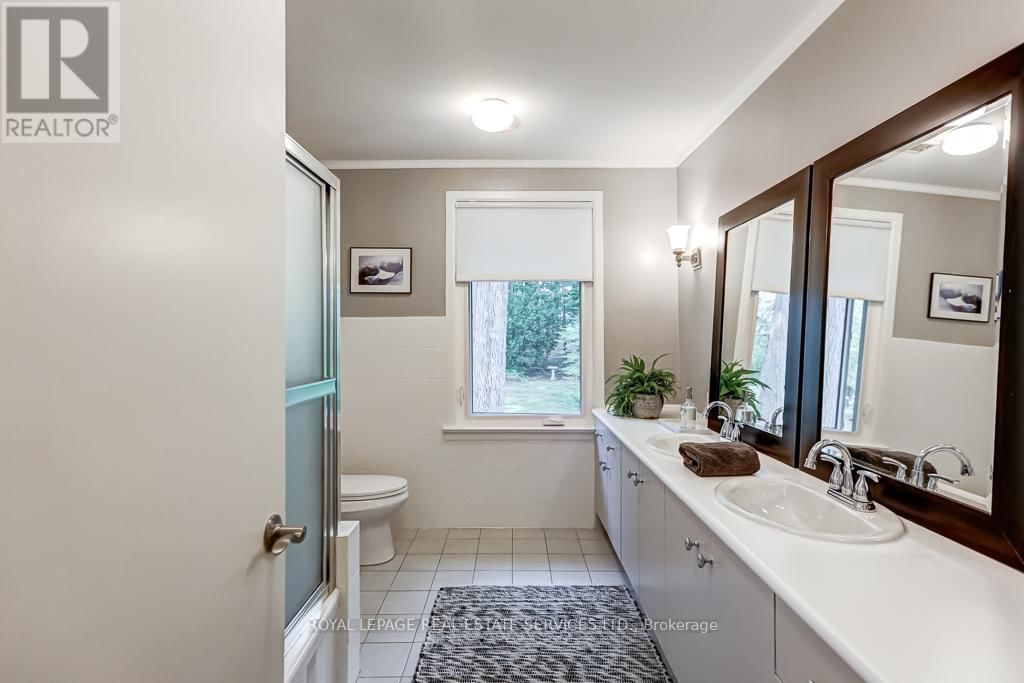 44 ANGLESEY BOULEVARD Image 33