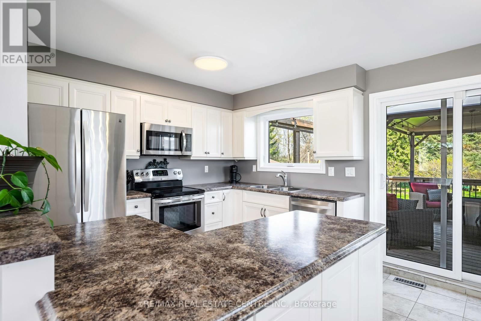83 HIGHLAND DRIVE Image 20