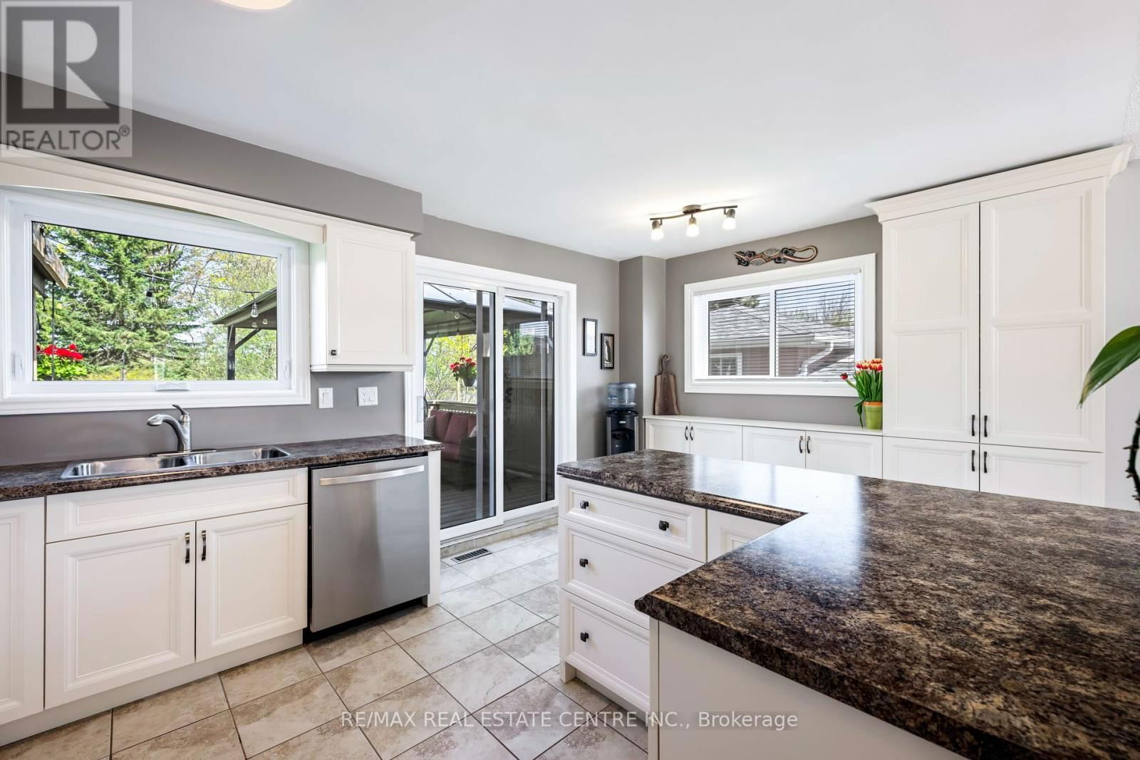 83 HIGHLAND DRIVE Image 24
