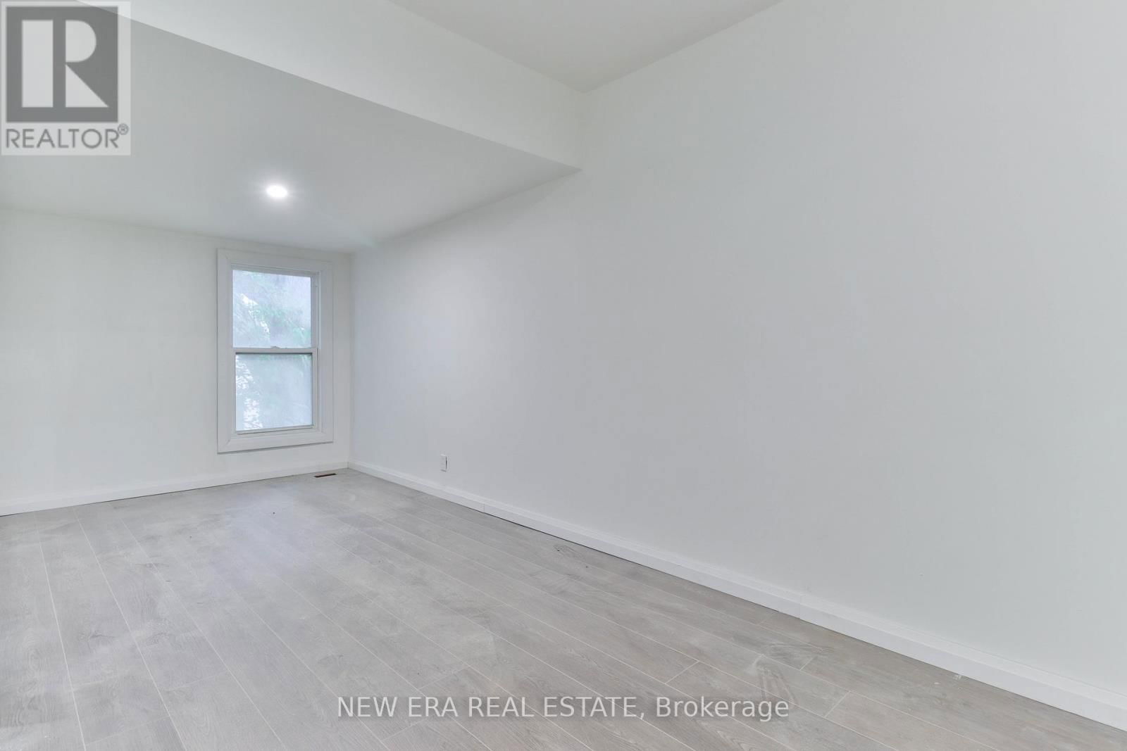 990 DOVERCOURT ROAD Image 10