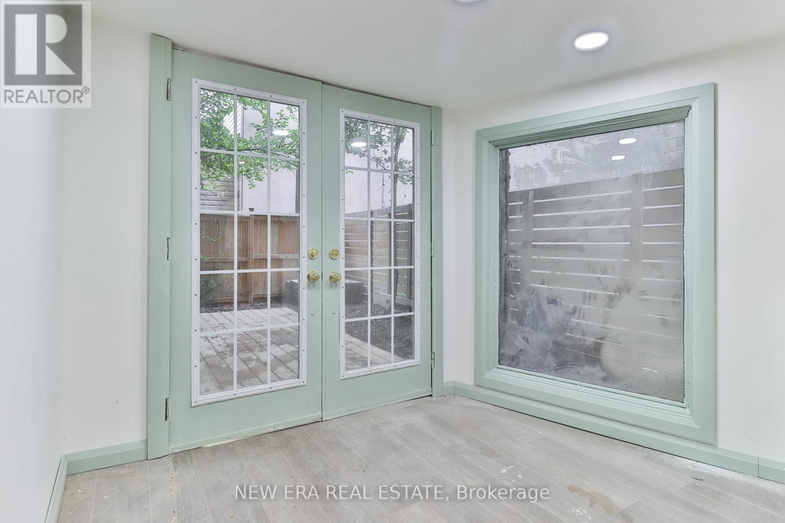 990 DOVERCOURT ROAD Image 13