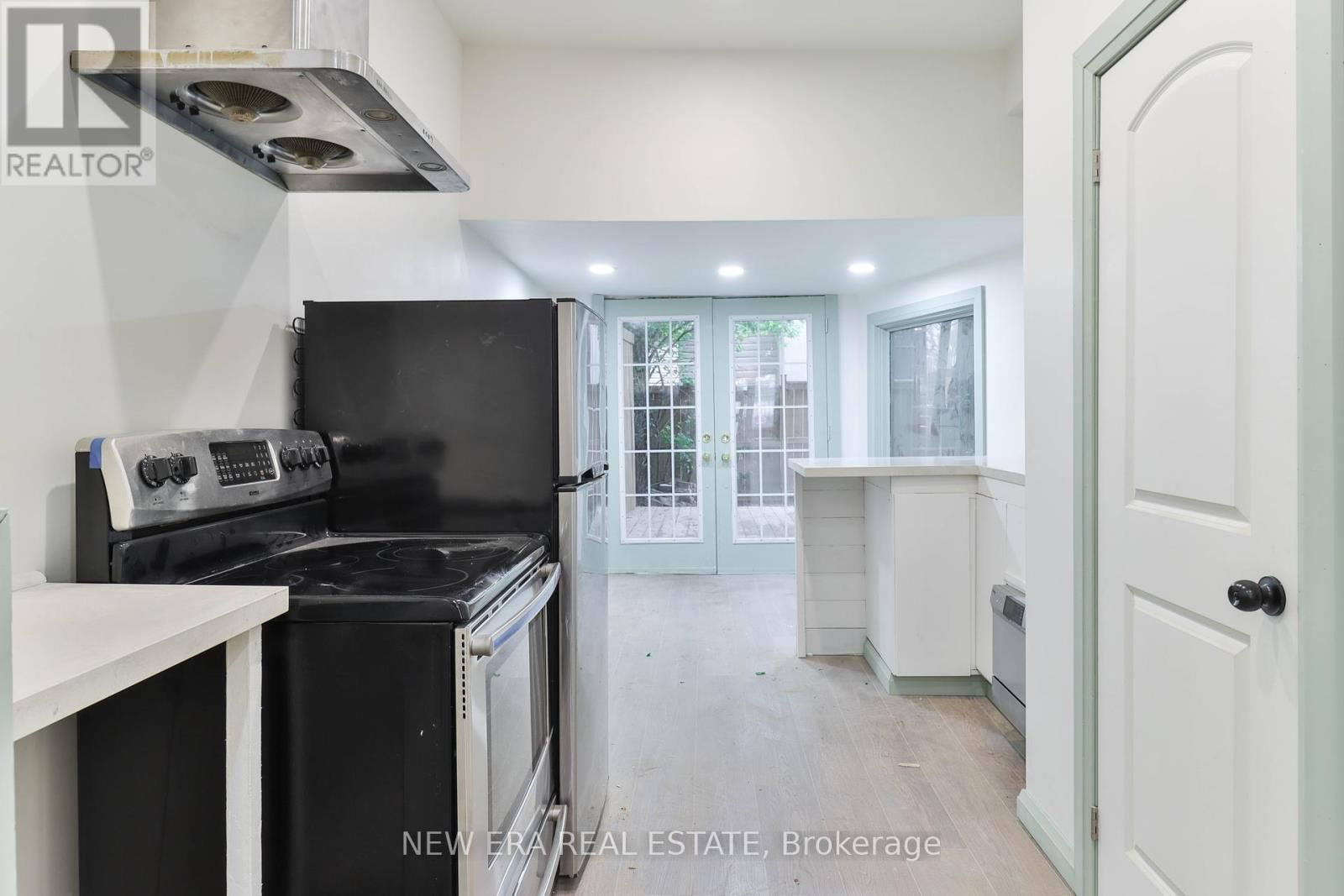 990 DOVERCOURT ROAD Image 15
