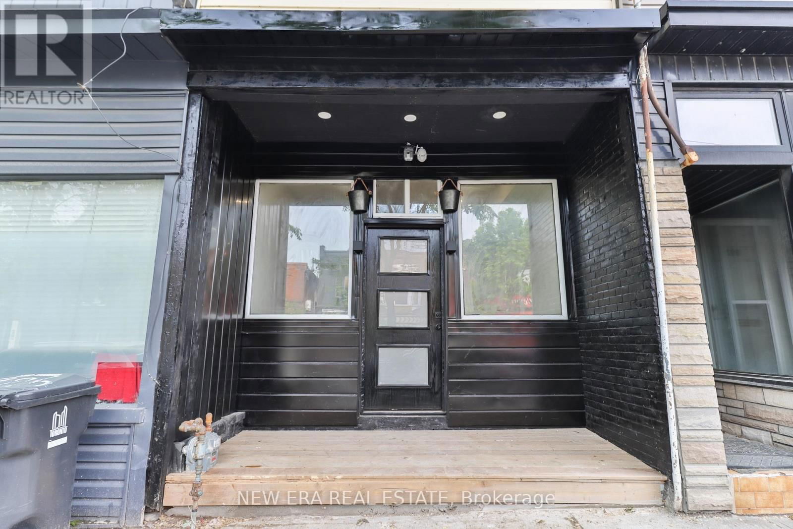 990 DOVERCOURT ROAD Image 2