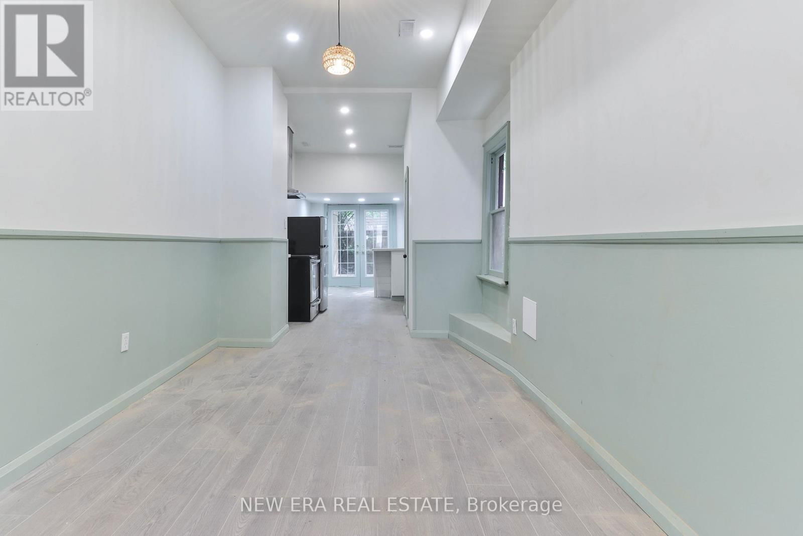 990 DOVERCOURT ROAD Image 20