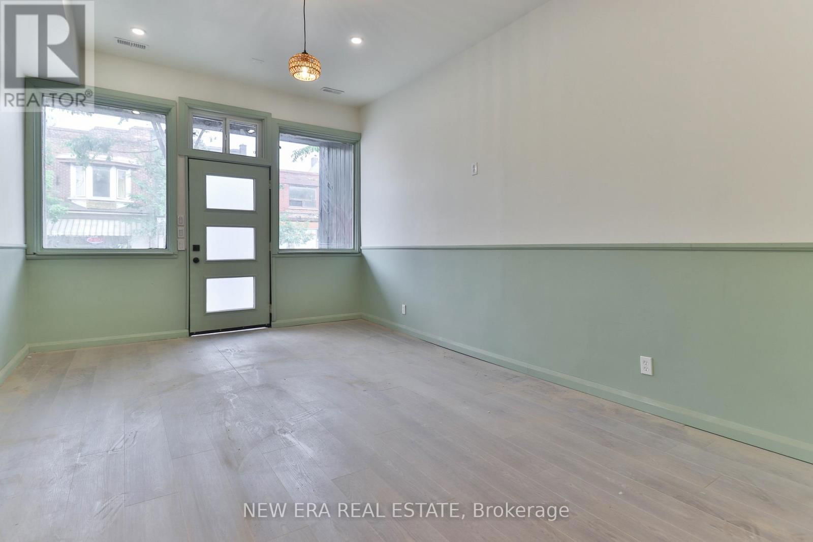 990 DOVERCOURT ROAD Image 22