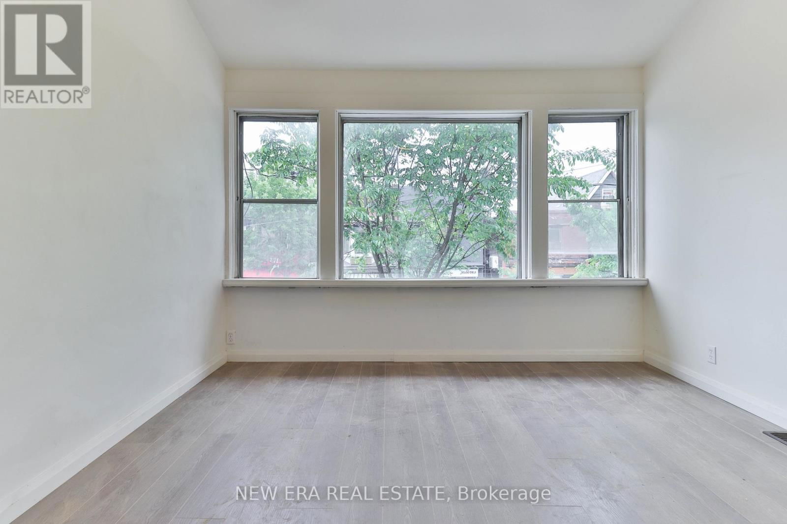 990 DOVERCOURT ROAD Image 3