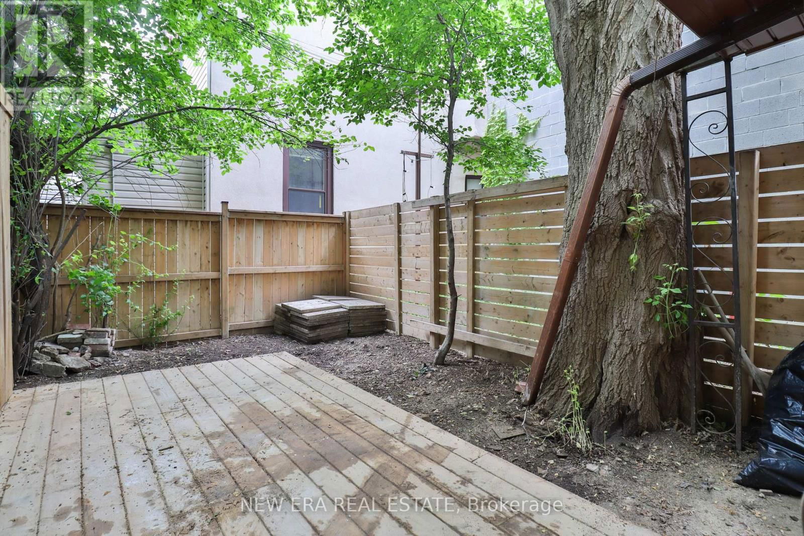 990 DOVERCOURT ROAD Image 30