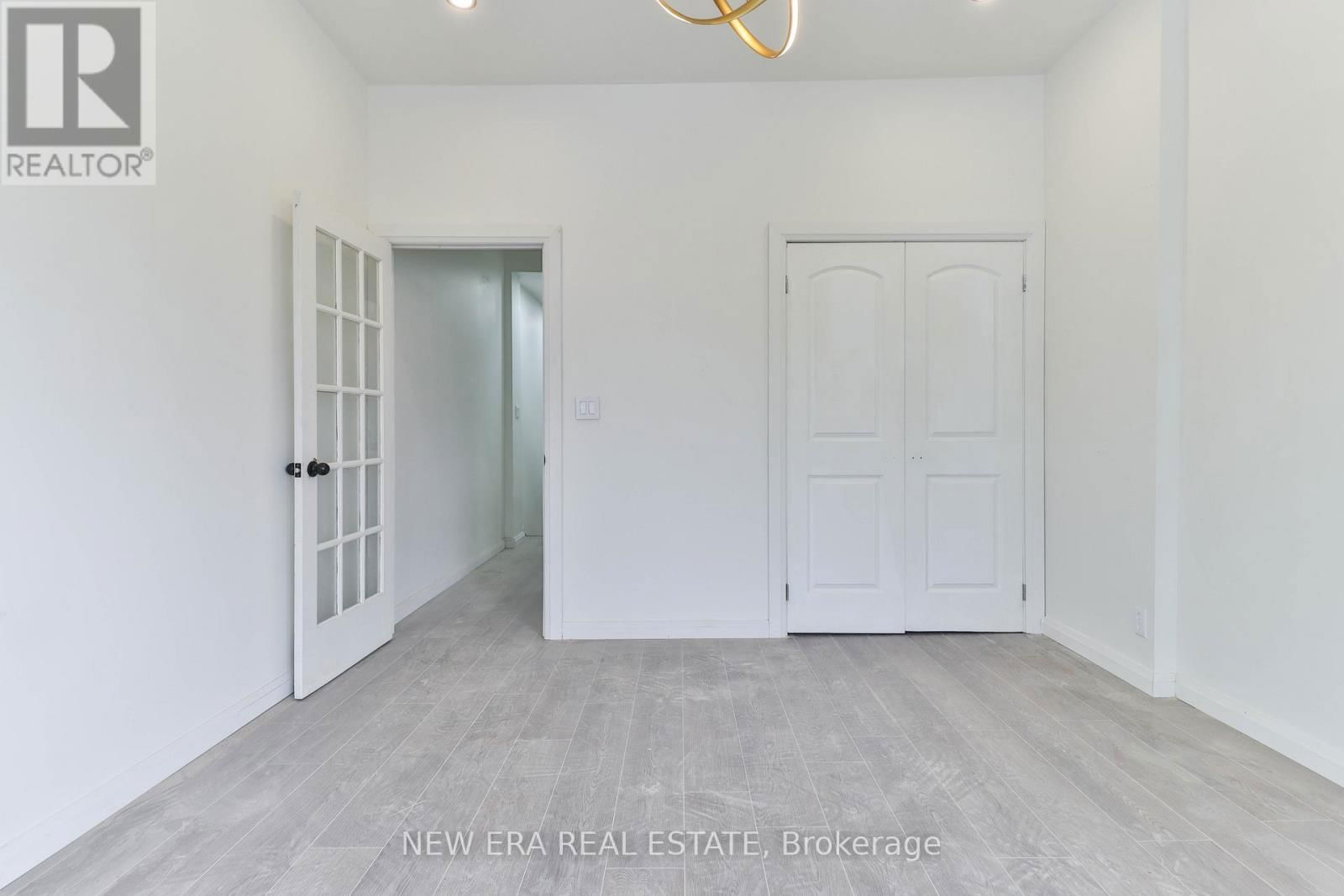 990 DOVERCOURT ROAD Image 4