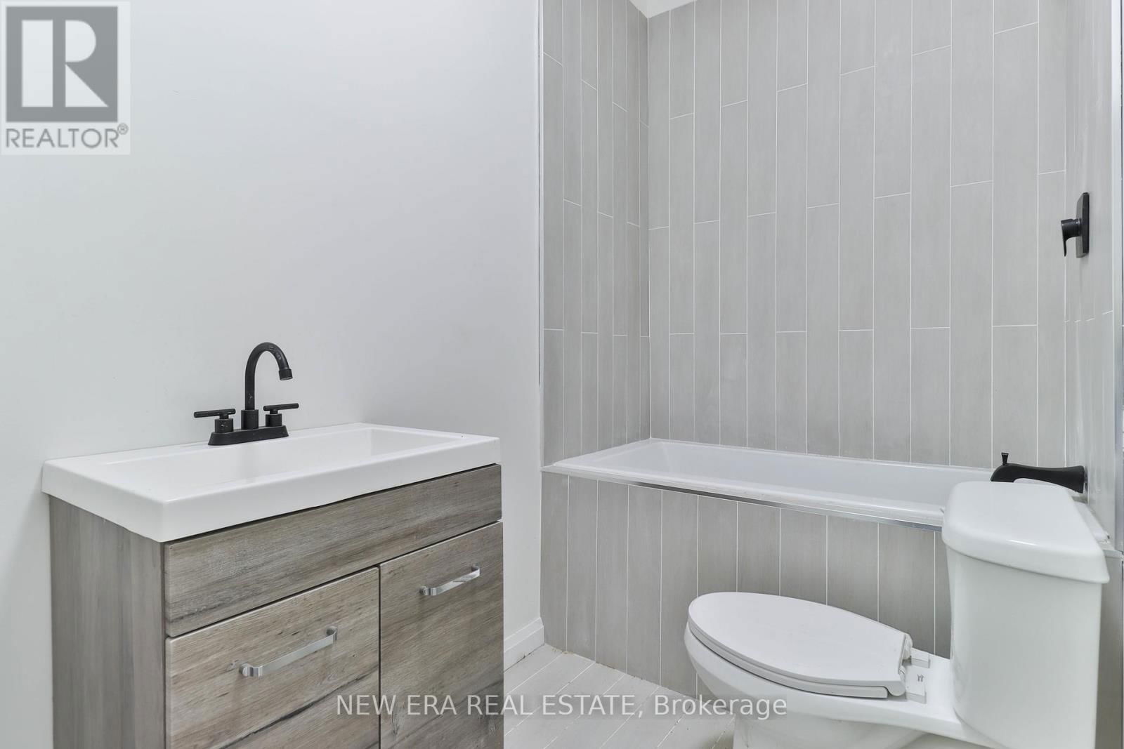 990 DOVERCOURT ROAD Image 5