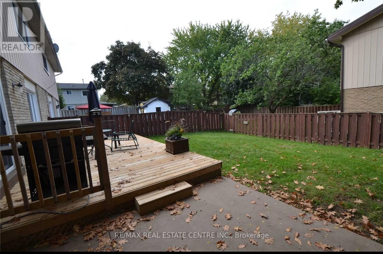 2419 BRASILIA CIRCLE Image 18