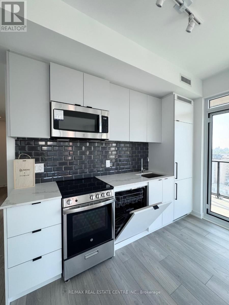 907 - 285 DUFFERIN STREET Image 12