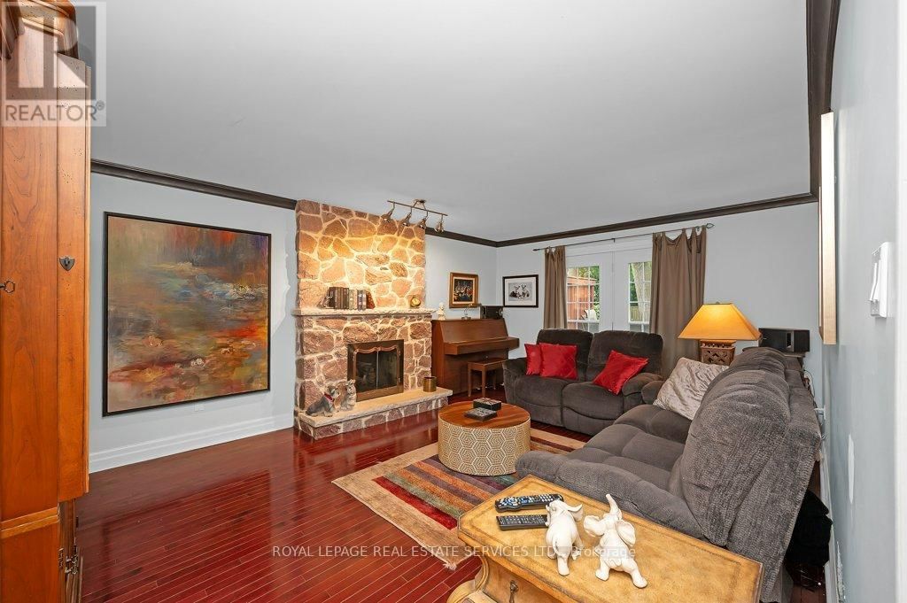 269 ROYAL OAK COURT Image 14