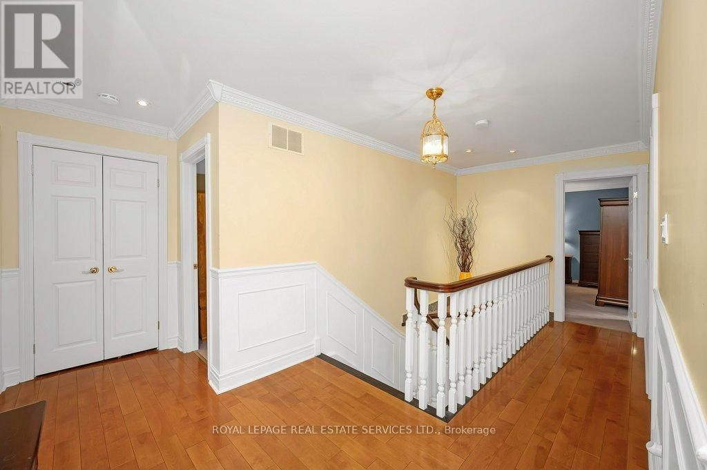 269 ROYAL OAK COURT Image 17