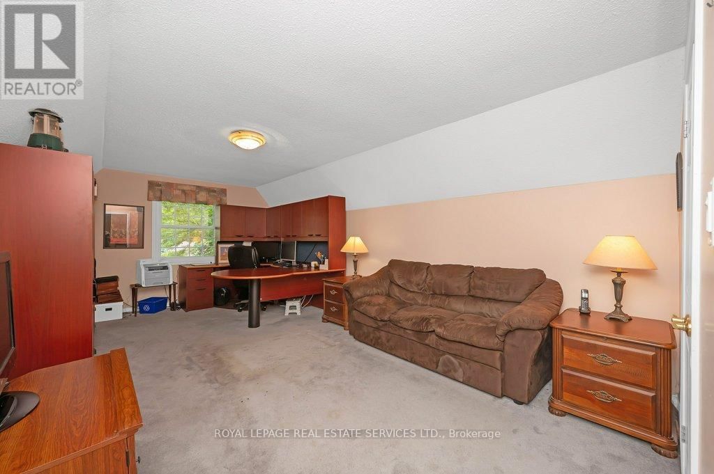 269 ROYAL OAK COURT Image 24