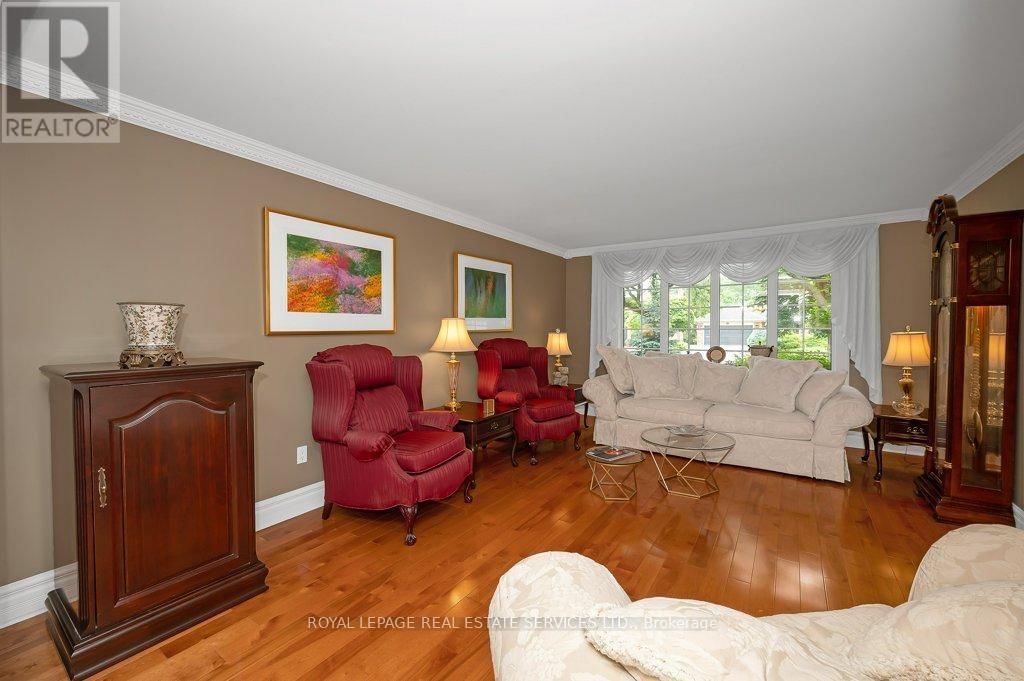 269 ROYAL OAK COURT Image 6