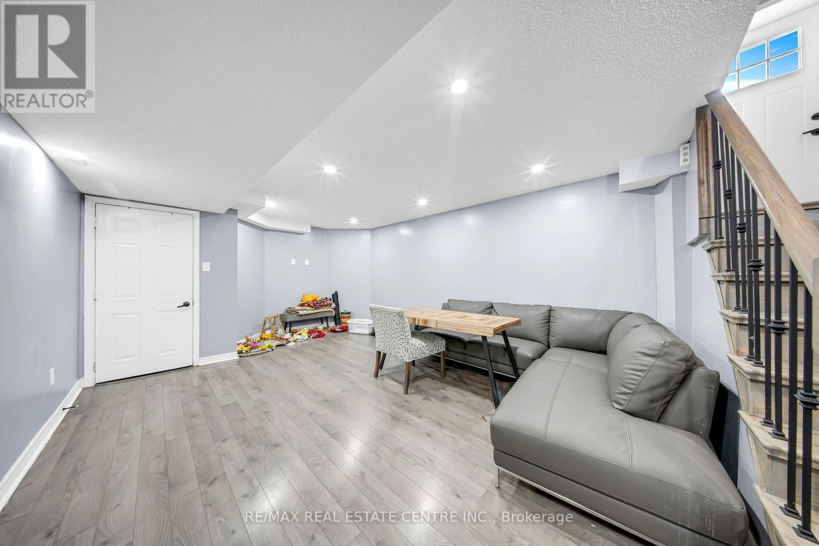 36 BONNIE BRAES DRIVE Image 24