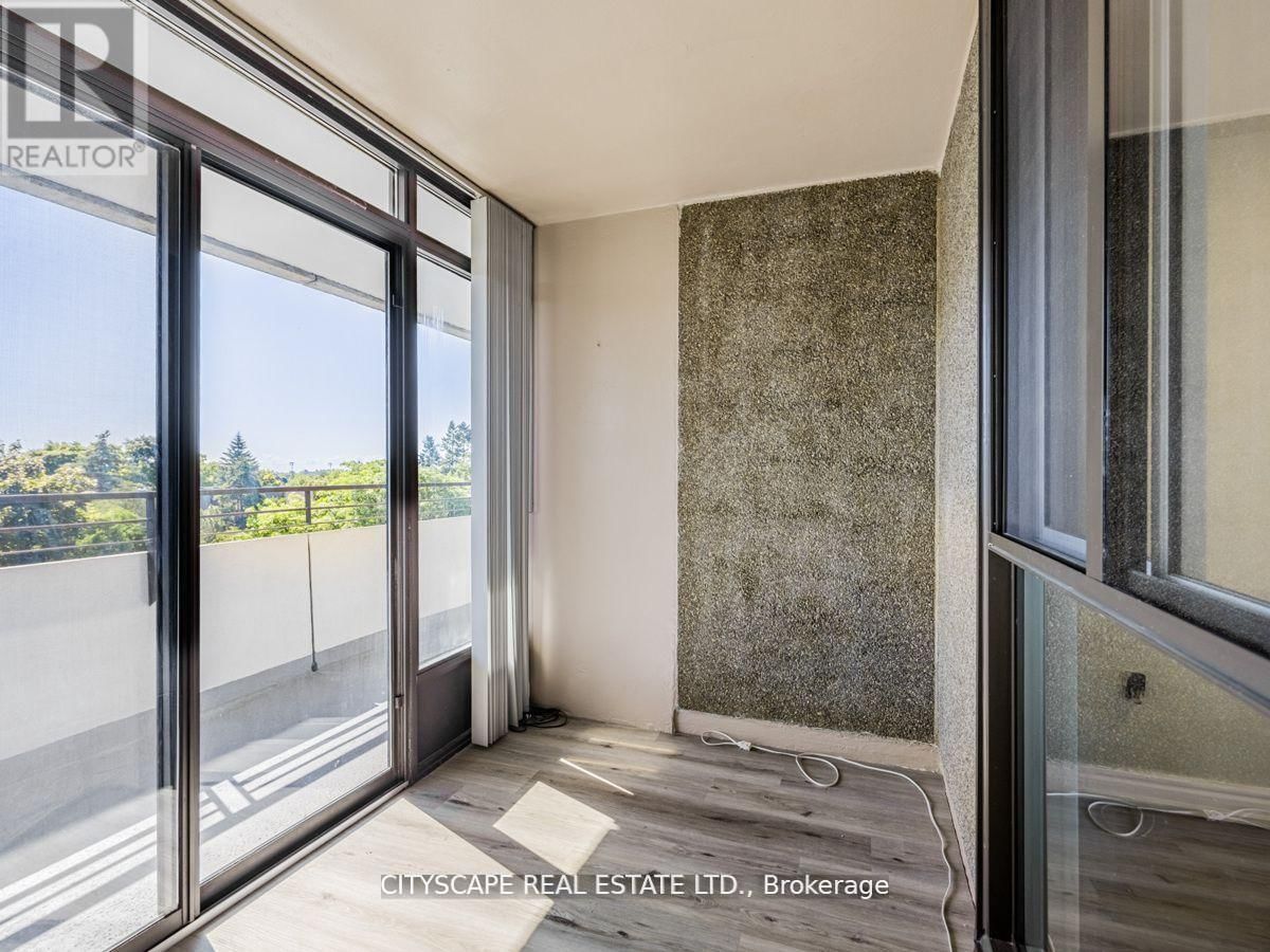 304 - 1320 MISSISSAUGA VALLEY BOULEVARD Image 24
