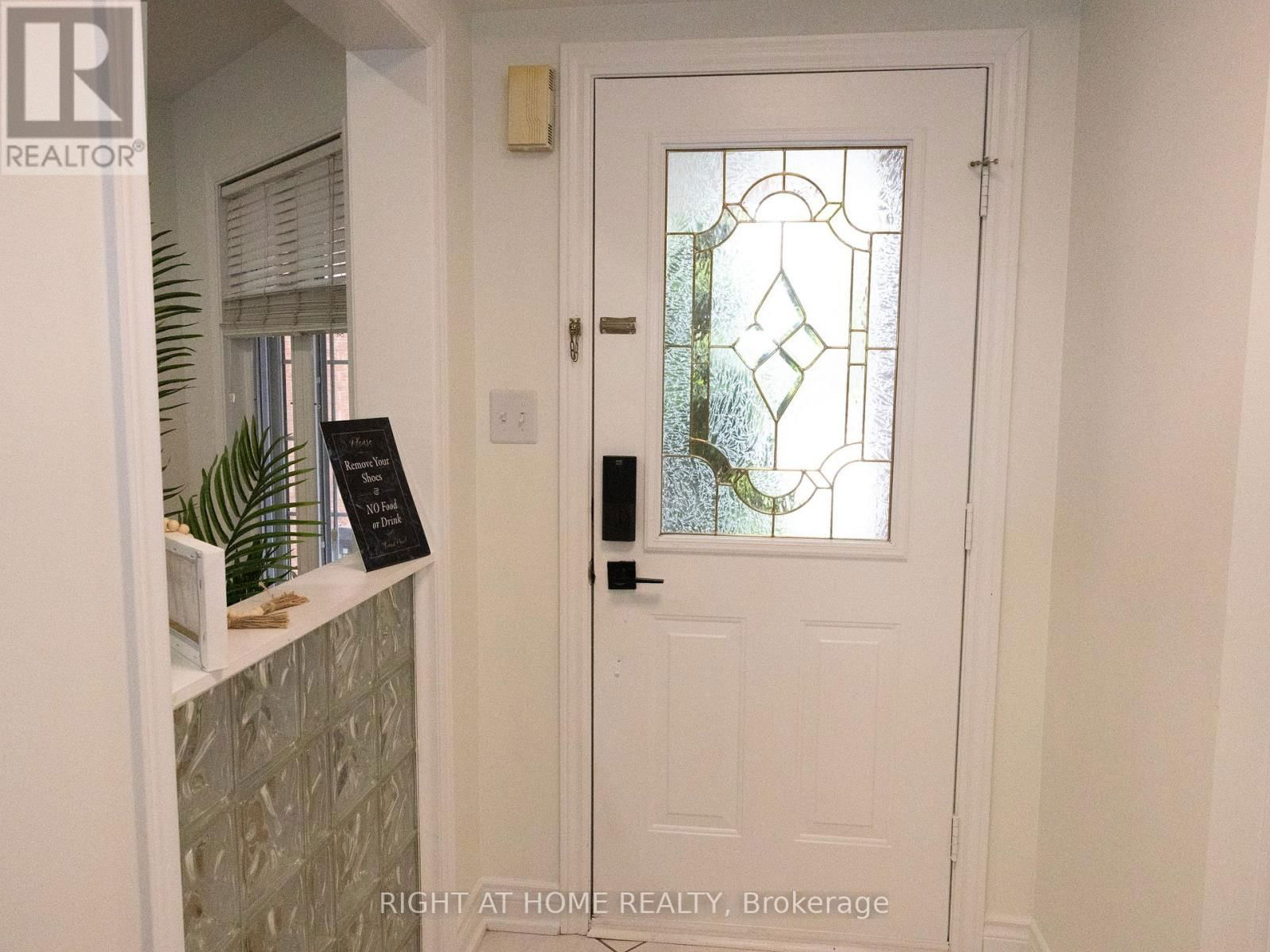 7031 GRAYDON COURT Image 12