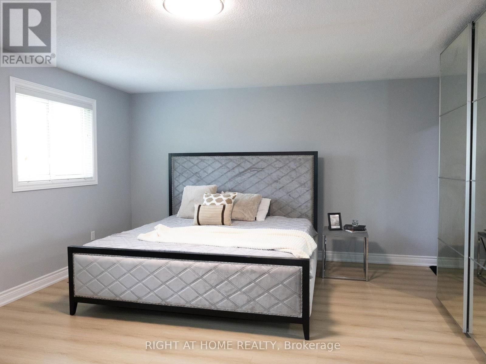 7031 GRAYDON COURT Image 17