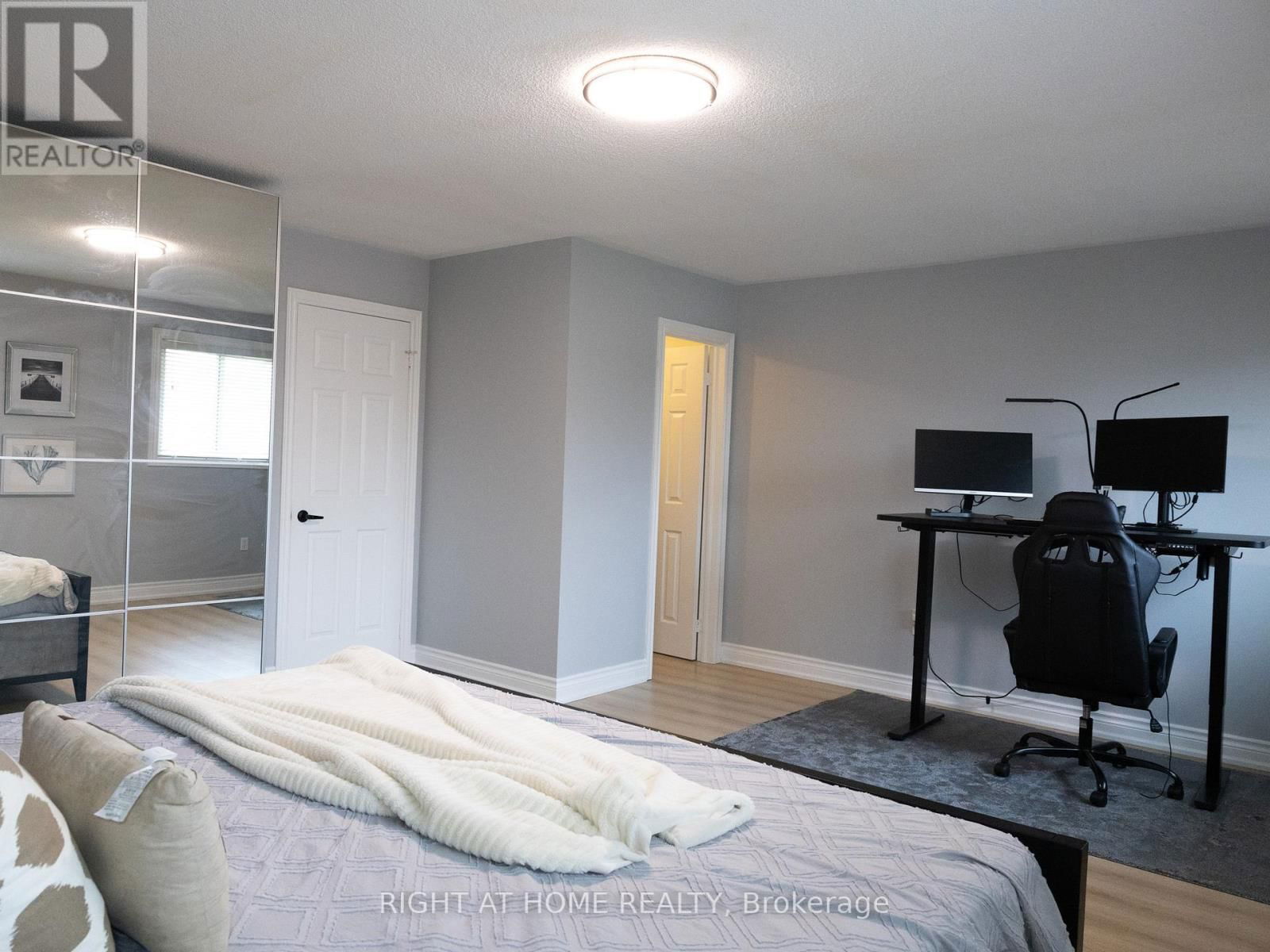 7031 GRAYDON COURT Image 19