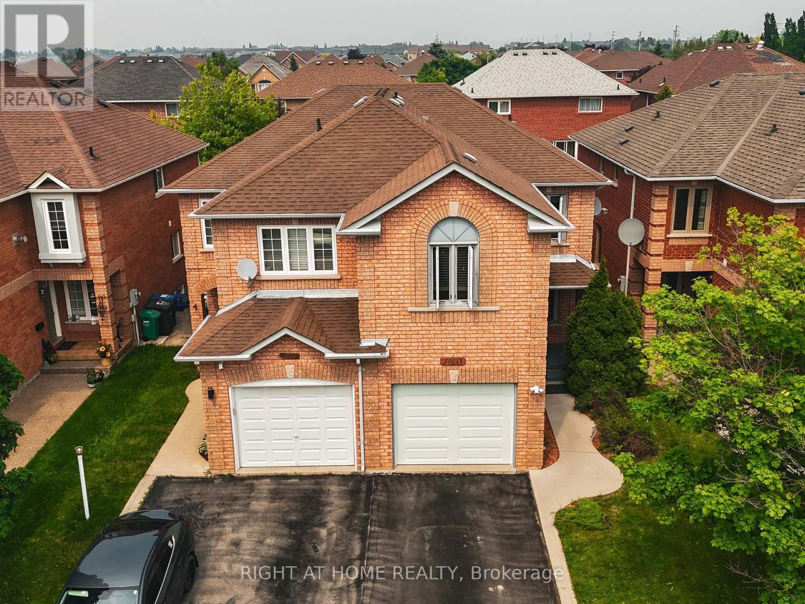 7031 GRAYDON COURT Image 2