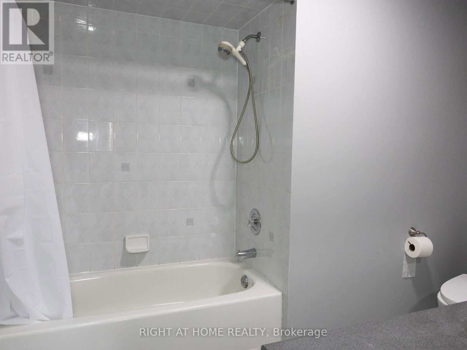 7031 GRAYDON COURT Image 20