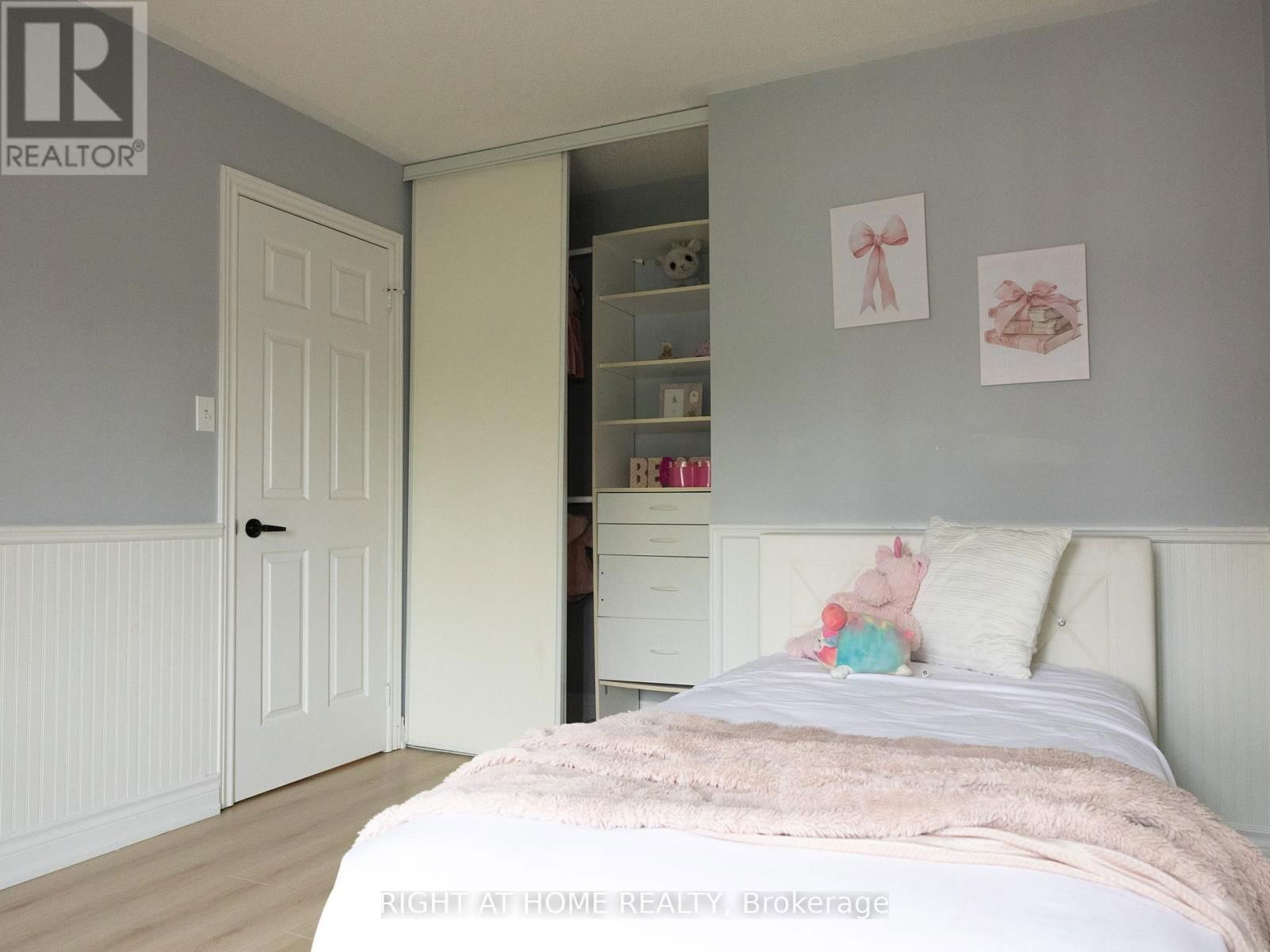 7031 GRAYDON COURT Image 26