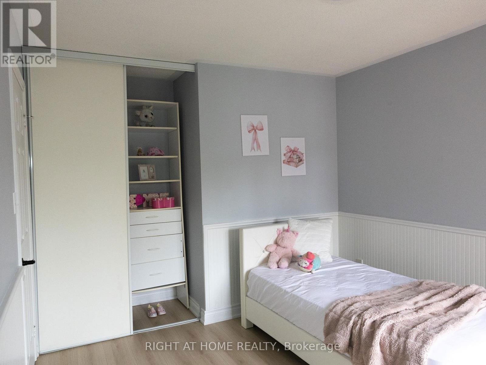 7031 GRAYDON COURT Image 27