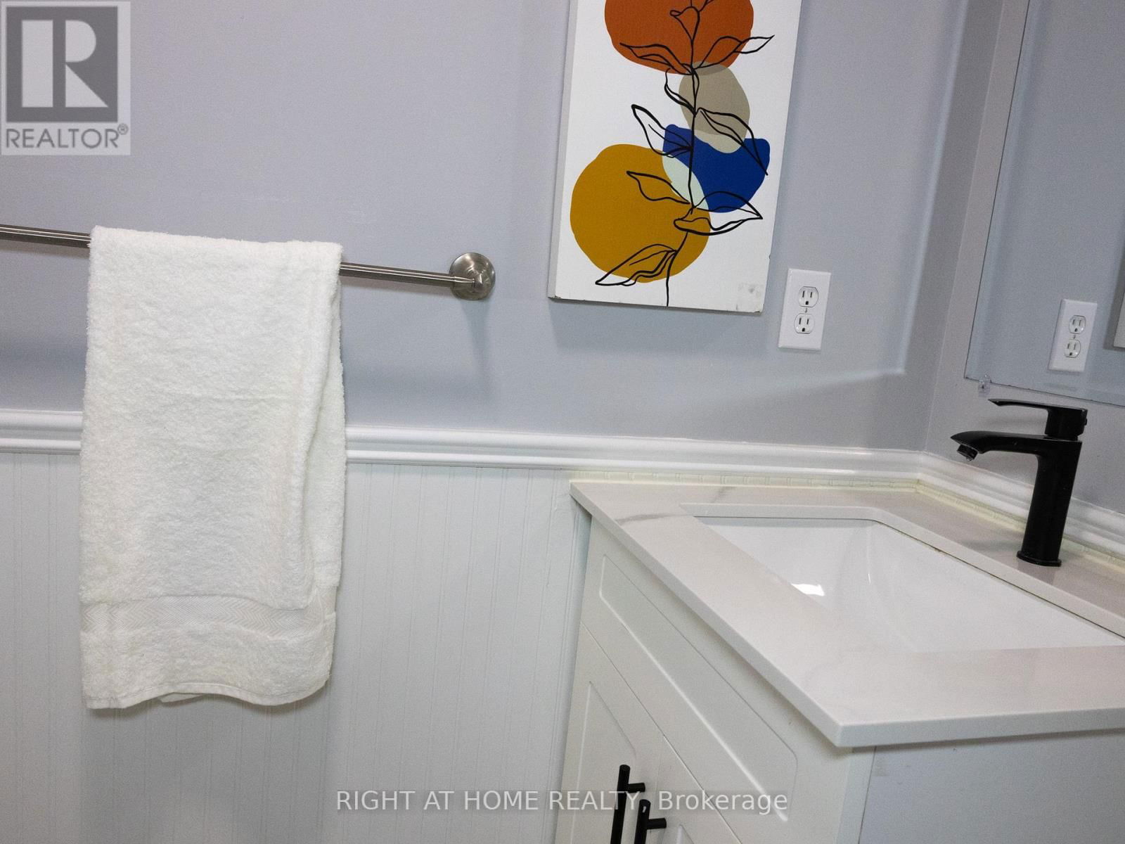 7031 GRAYDON COURT Image 28