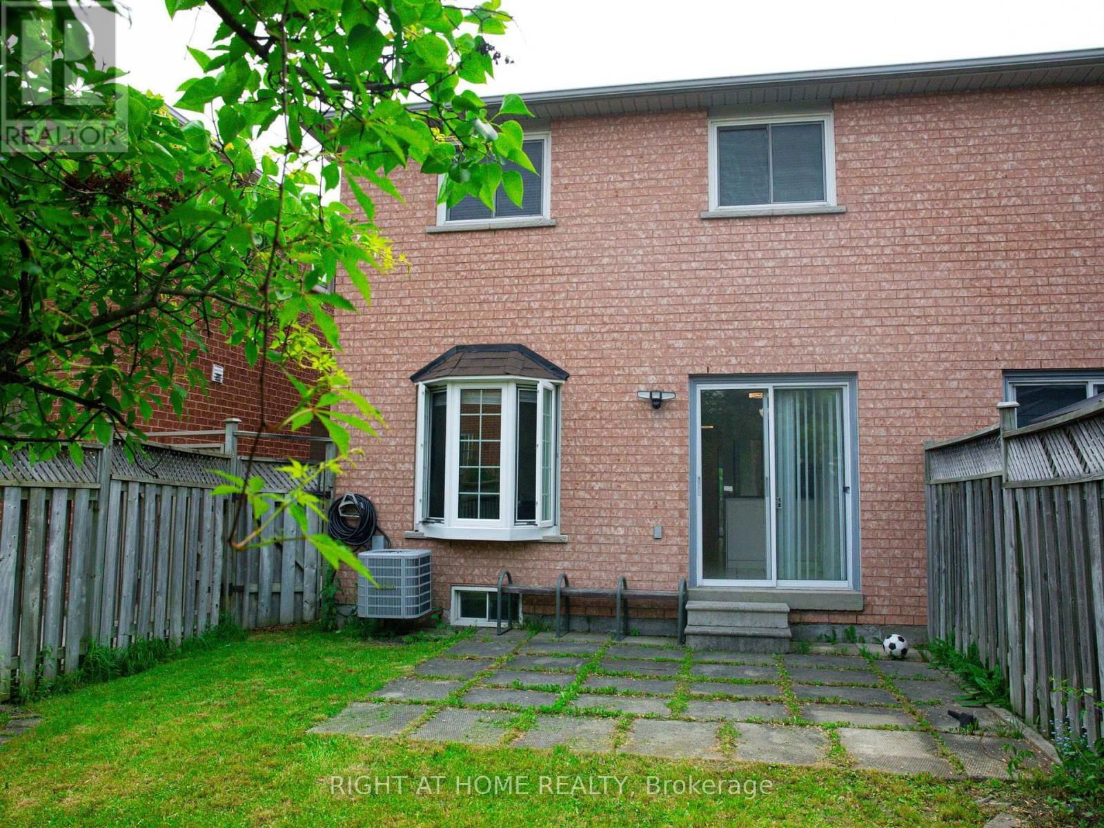 7031 GRAYDON COURT Image 37