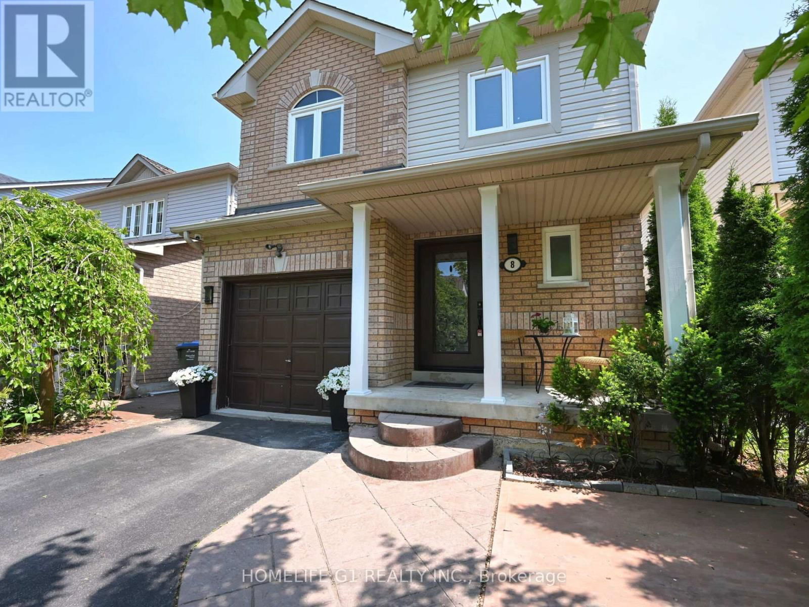 8 RIDGEMORE CRESCENT Image 1