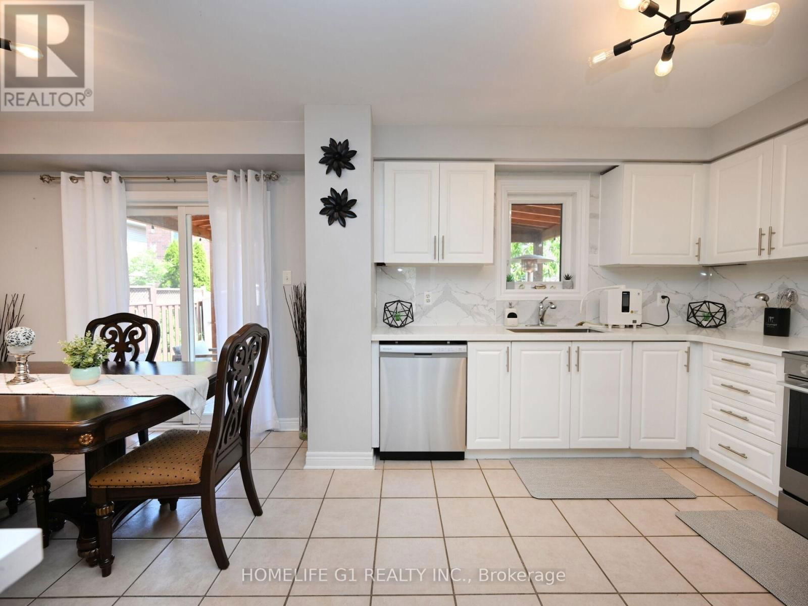8 RIDGEMORE CRESCENT Image 13