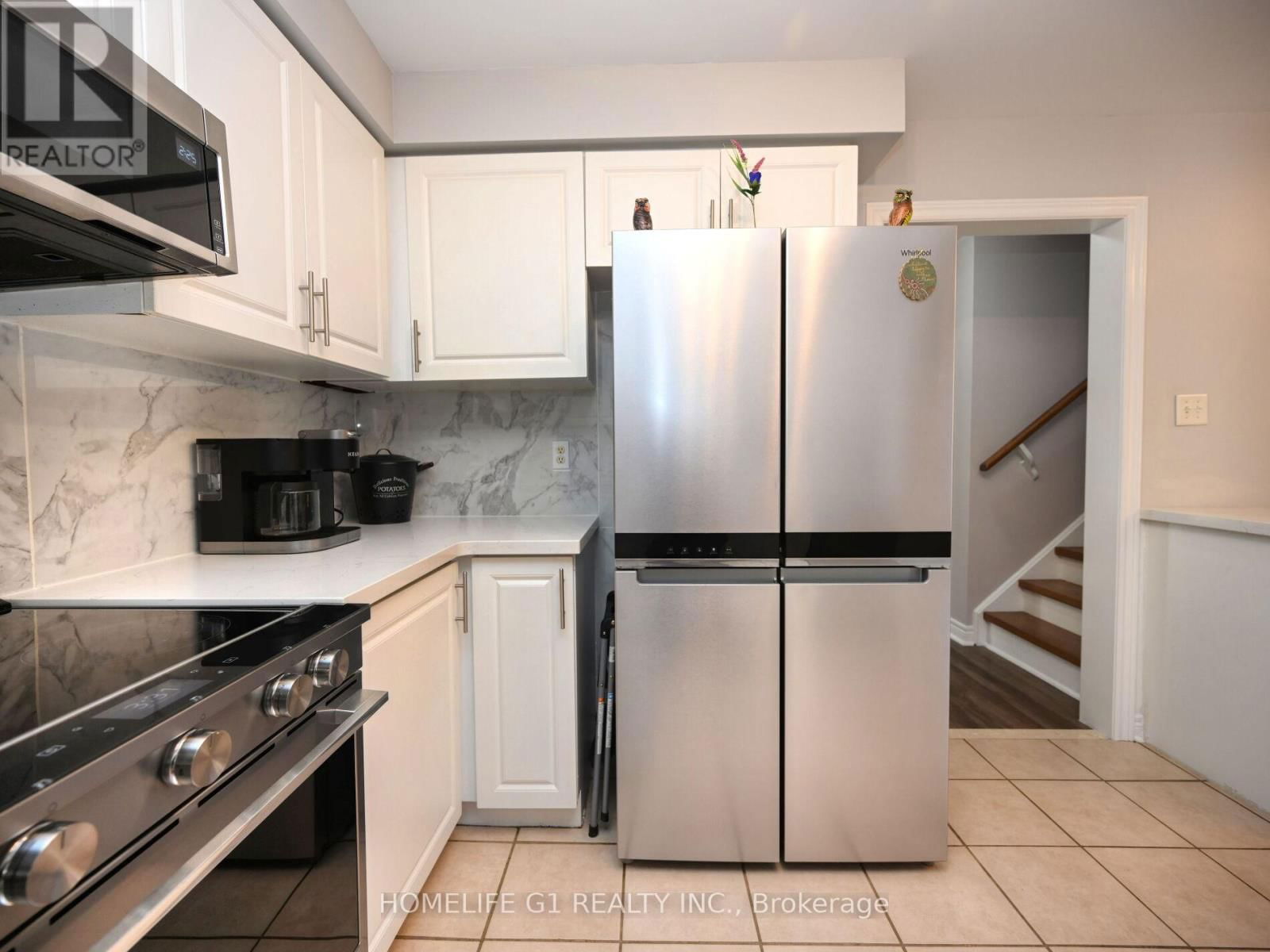 8 RIDGEMORE CRESCENT Image 19