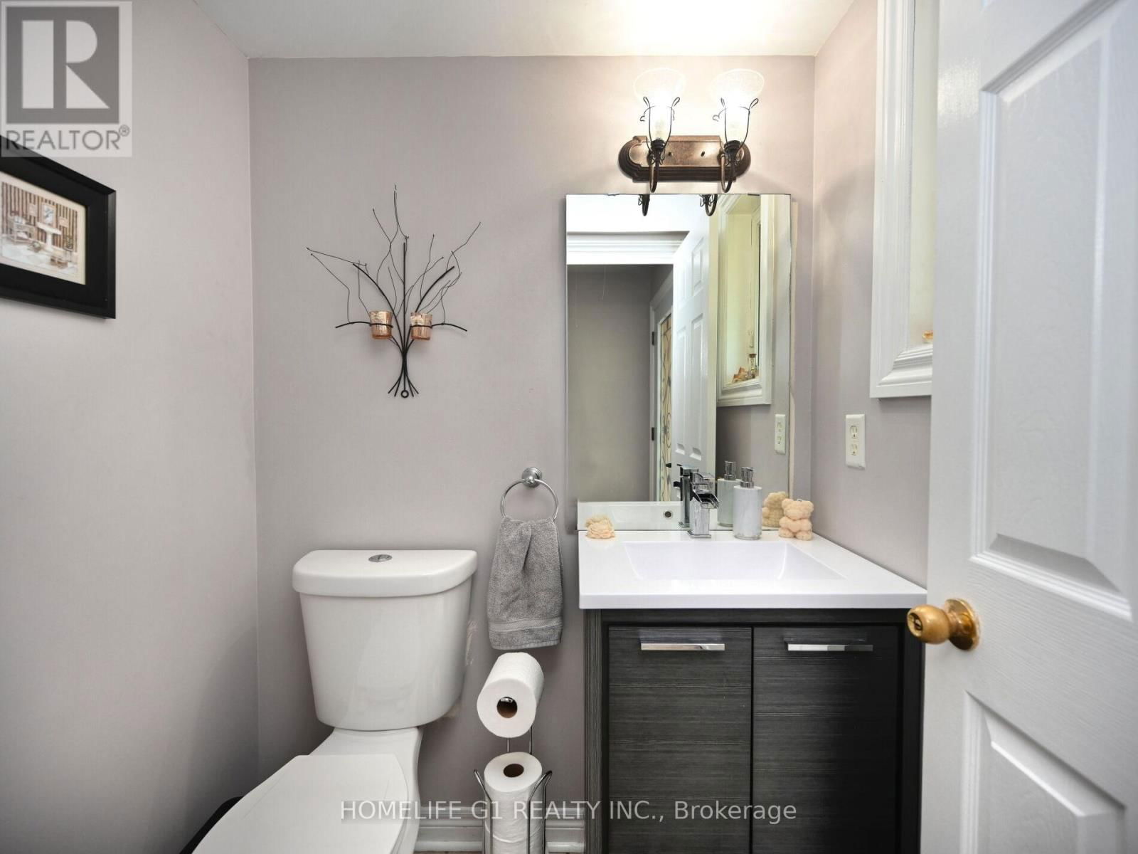 8 RIDGEMORE CRESCENT Image 23