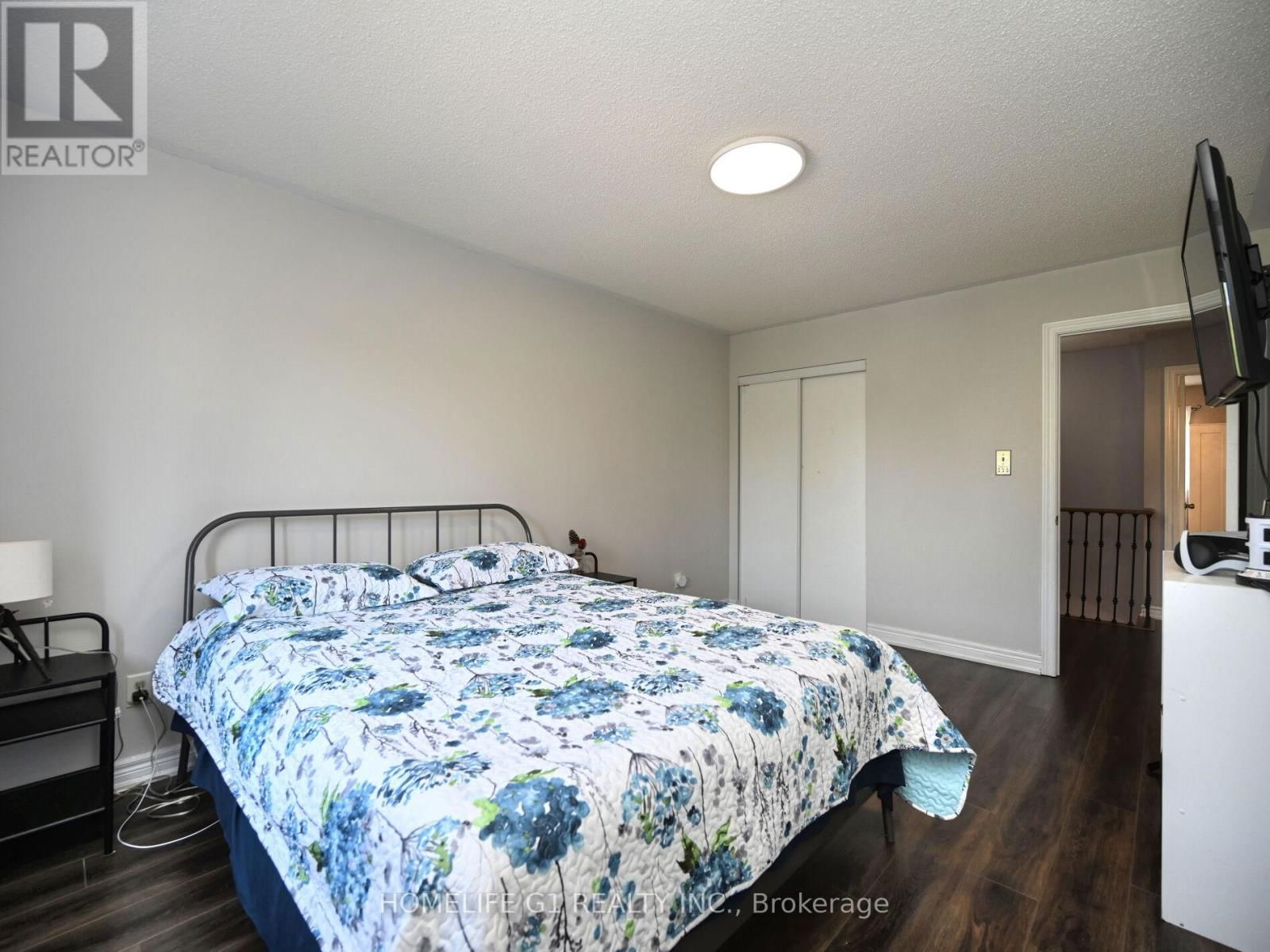 8 RIDGEMORE CRESCENT Image 31