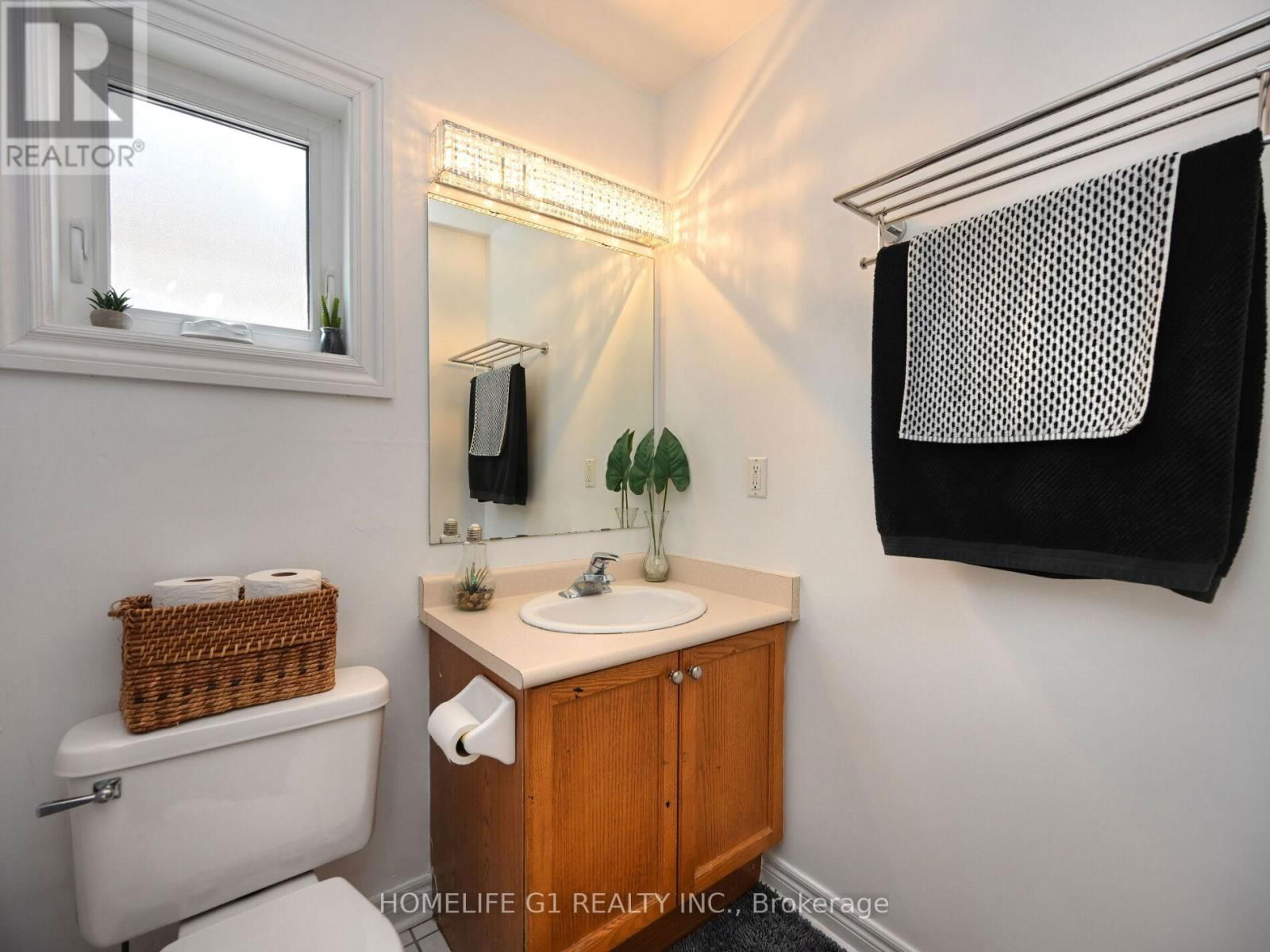 8 RIDGEMORE CRESCENT Image 34