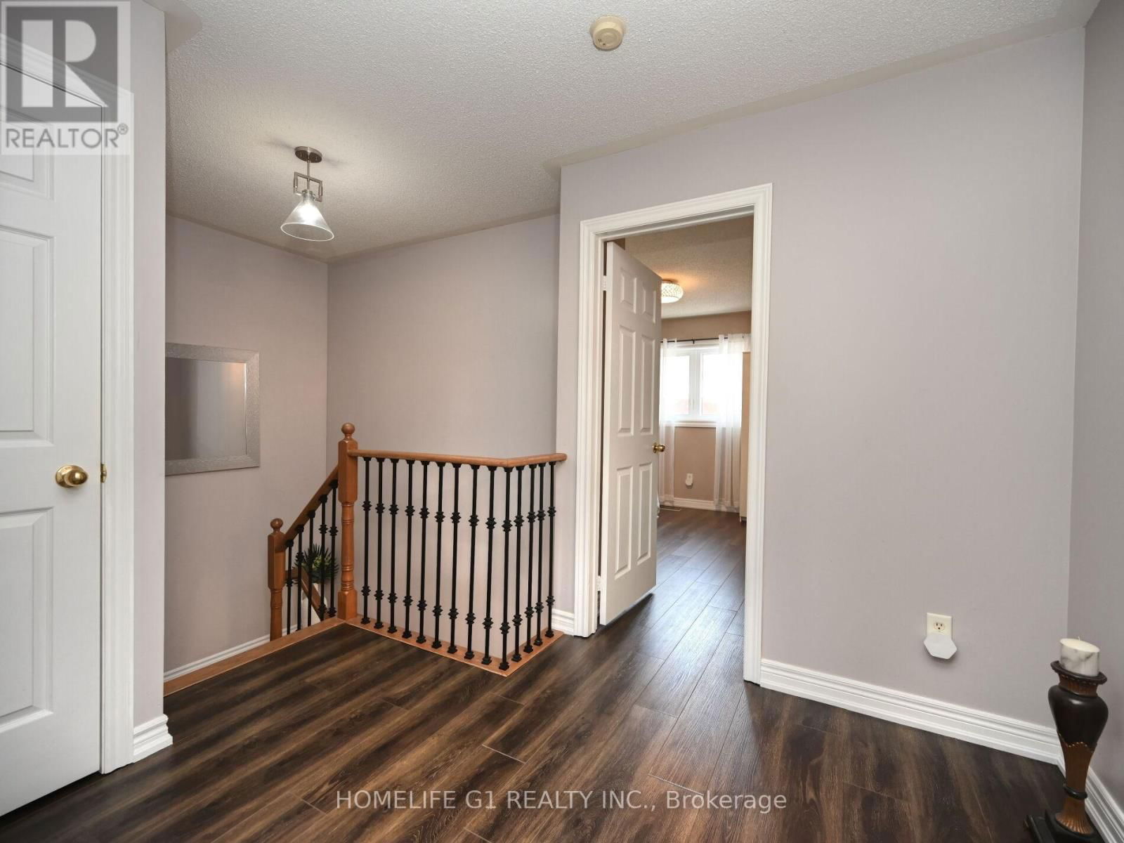 8 RIDGEMORE CRESCENT Image 39