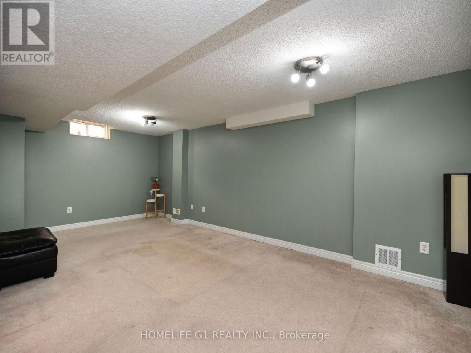 8 RIDGEMORE CRESCENT Image 43