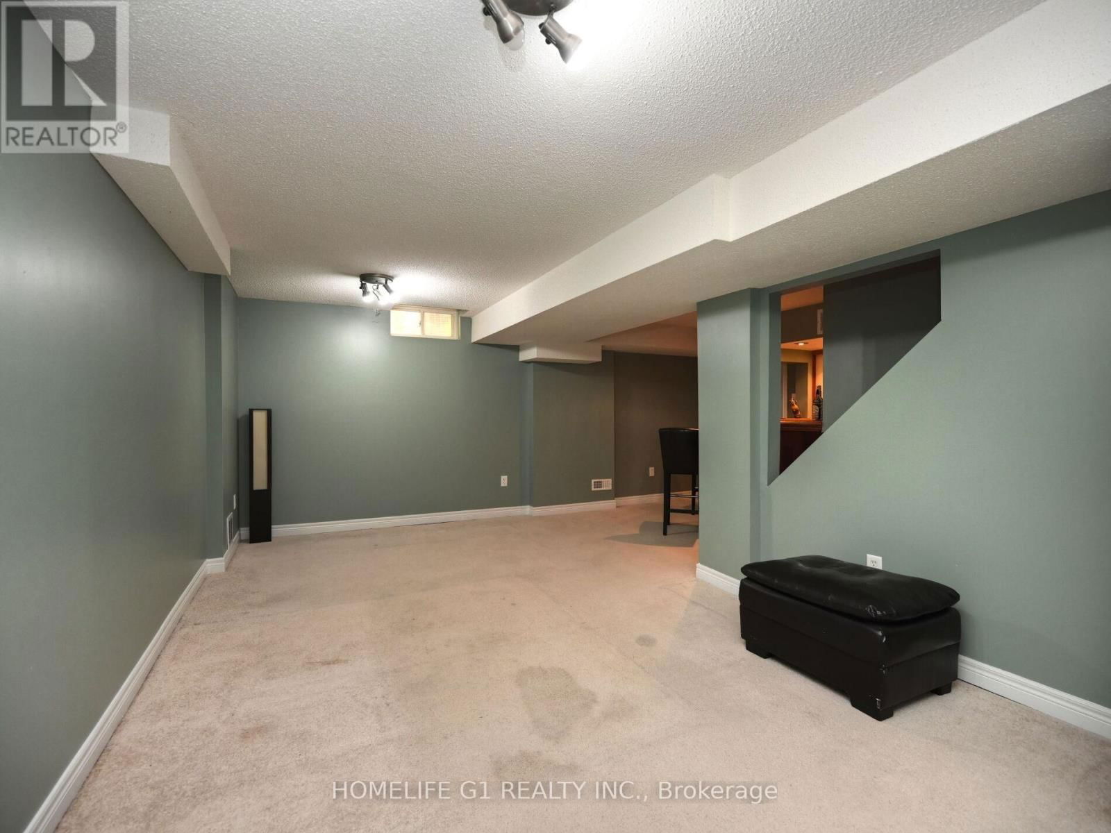 8 RIDGEMORE CRESCENT Image 44