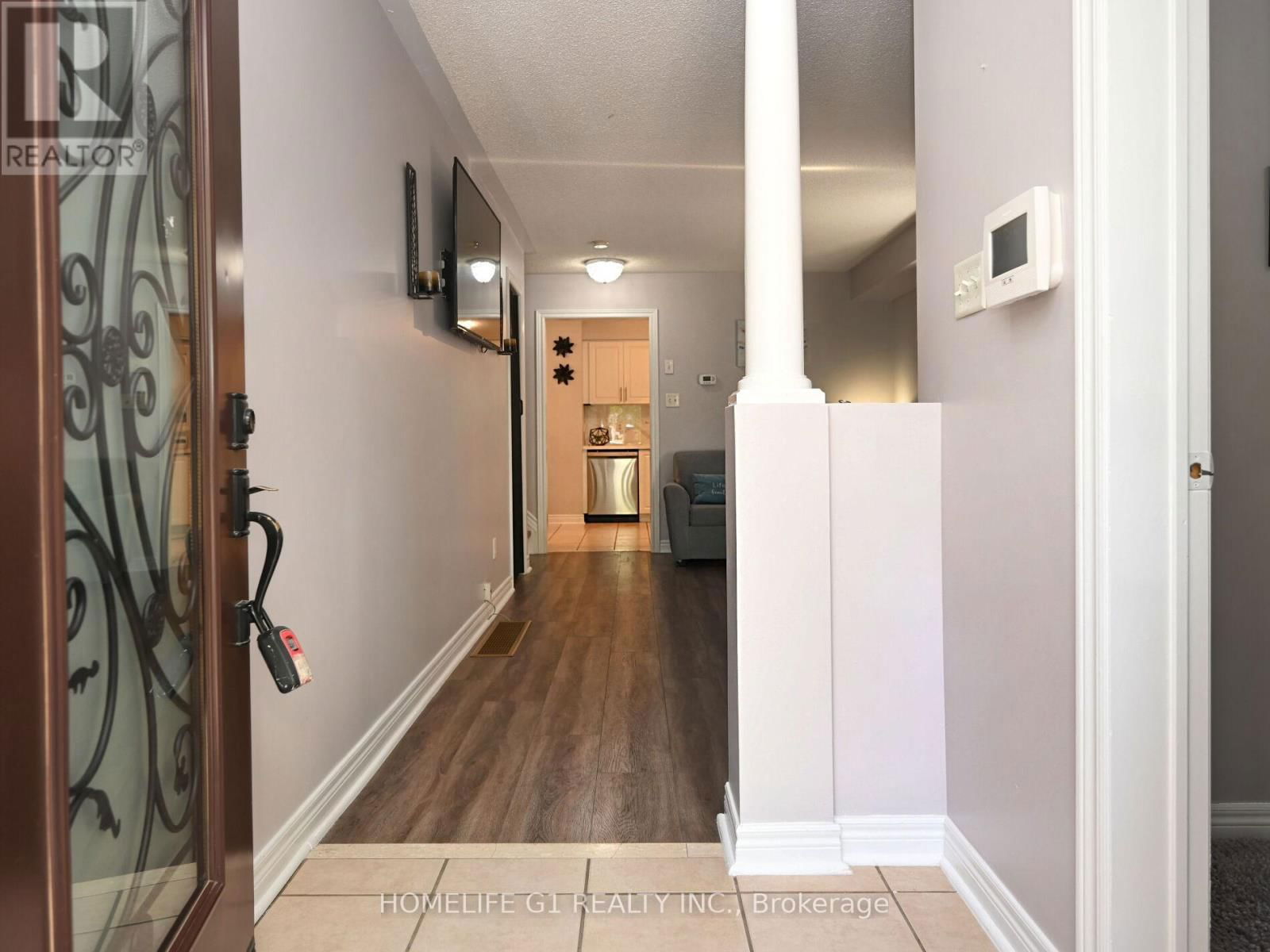 8 RIDGEMORE CRESCENT Image 5