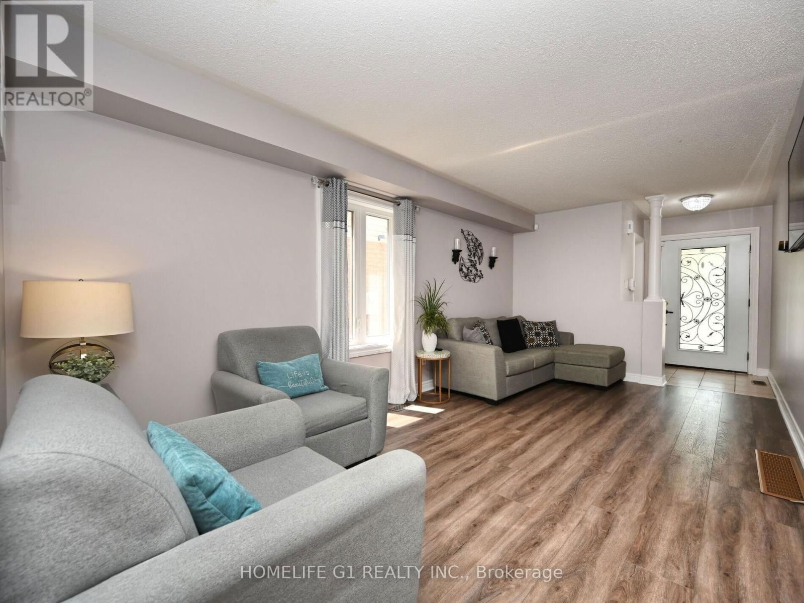 8 RIDGEMORE CRESCENT Image 8