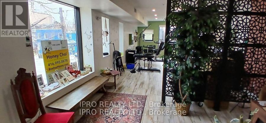 2 - 798 BLOOR STREET WEST Image 8