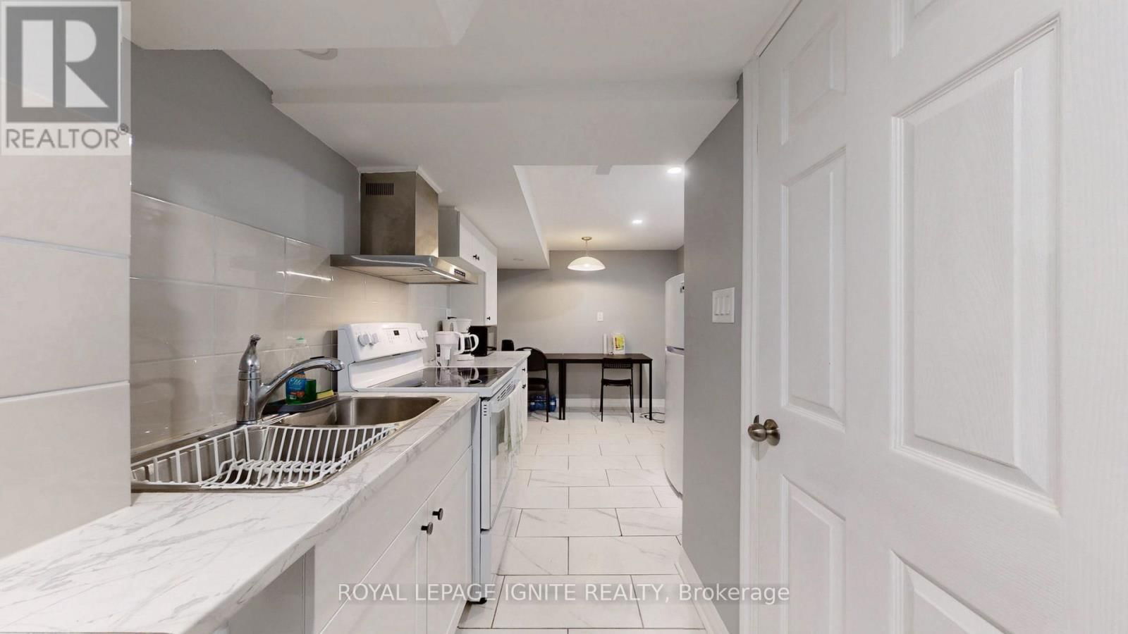 546 KENNEDY CIRCLE WEST Image 31