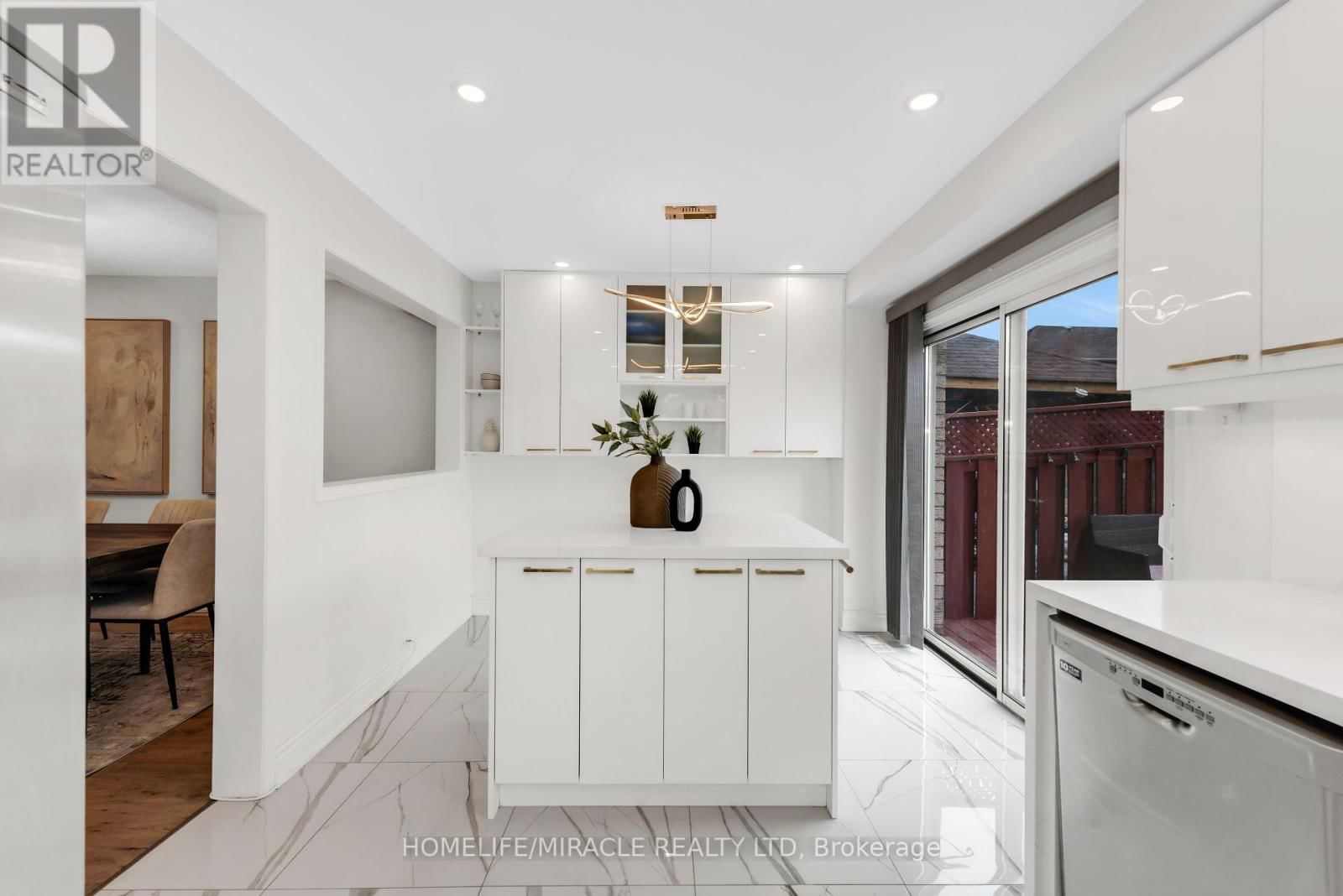 68 CARRIE CRESCENT Image 11