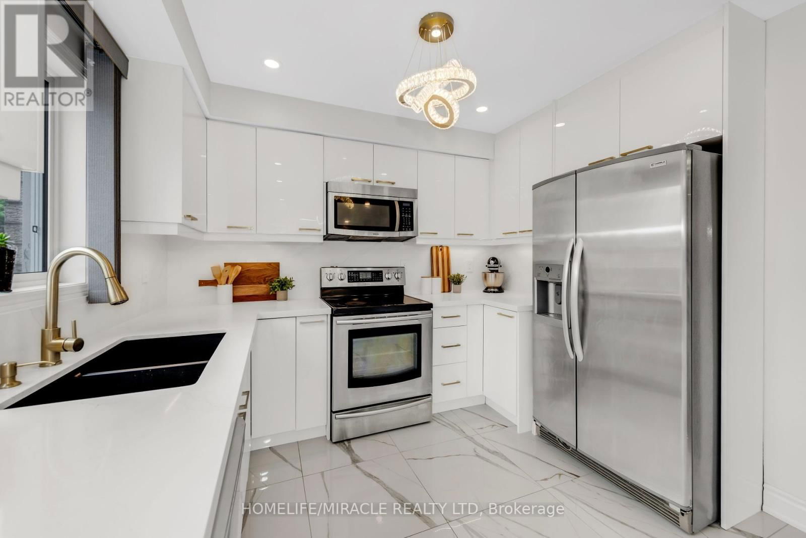 68 CARRIE CRESCENT Image 16